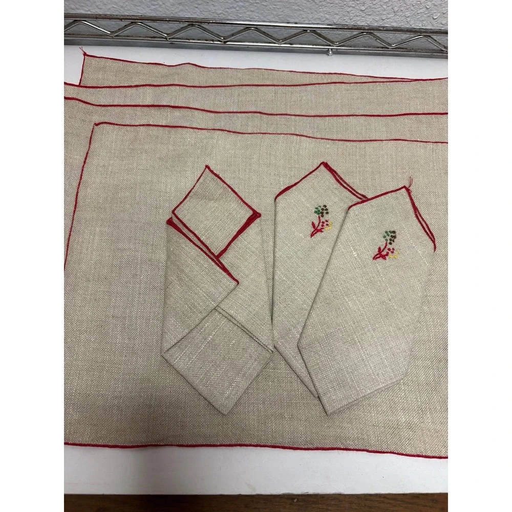 Vintage Linen Placemat & Napkin Set Red Trim Embroidered Floral 4 Piece Lot